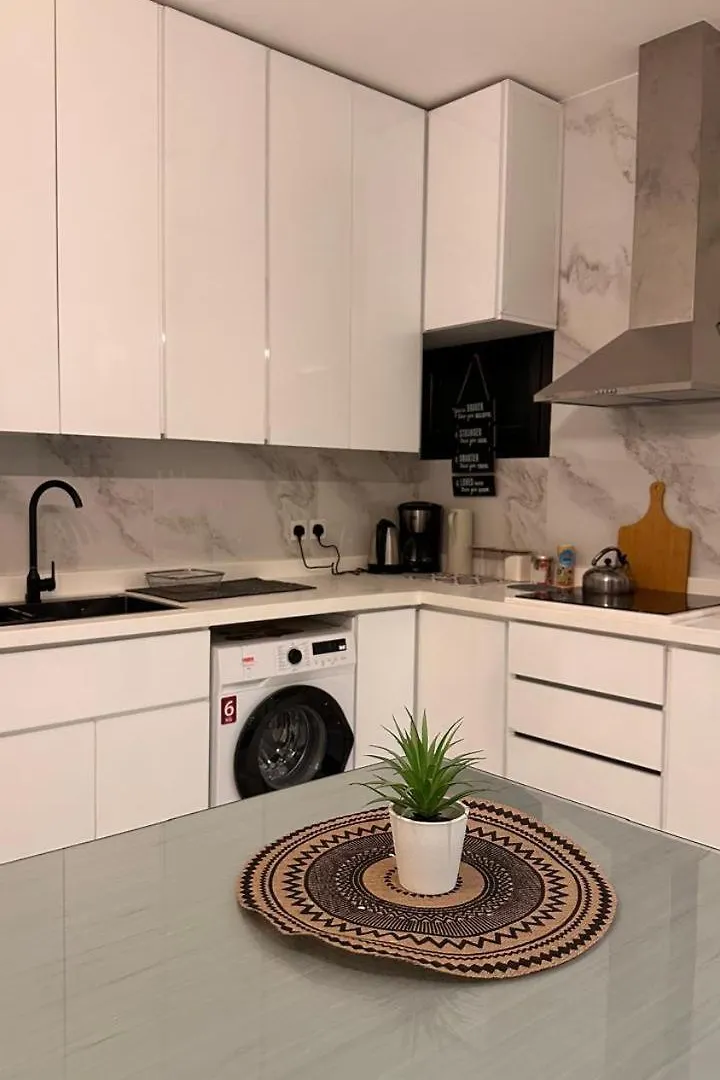 Penthouses Riaad 0*,